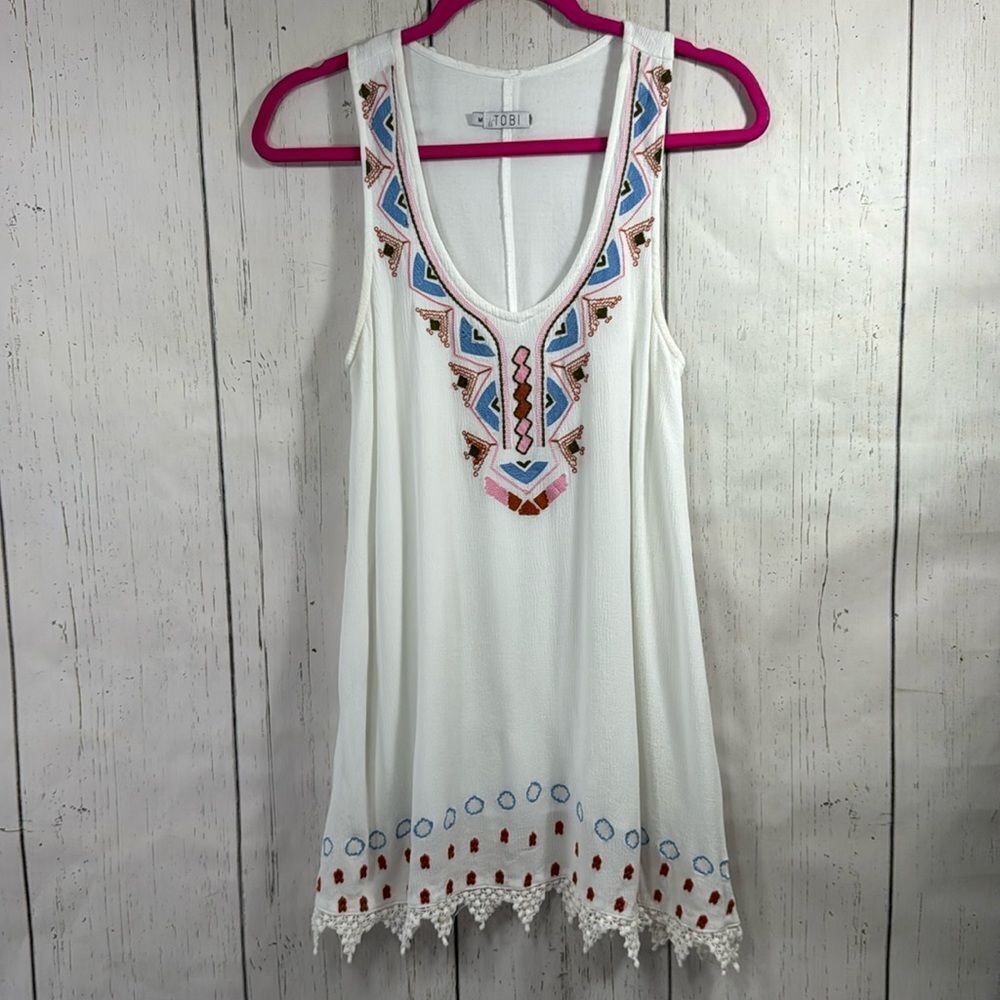 Tobi Embroidered Boho Tank Top Medium White Sleeveless Festival Crochet Hem